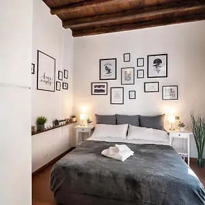  Apartment Via Dei Baullari Italy